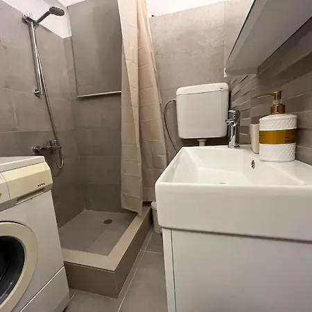 Artemis Suite In Vibrant Koukaki,Athens-3